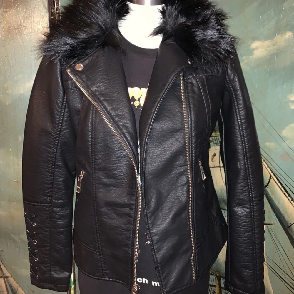 Guess faux leather jacket with detachable faux fur color black medium NWT